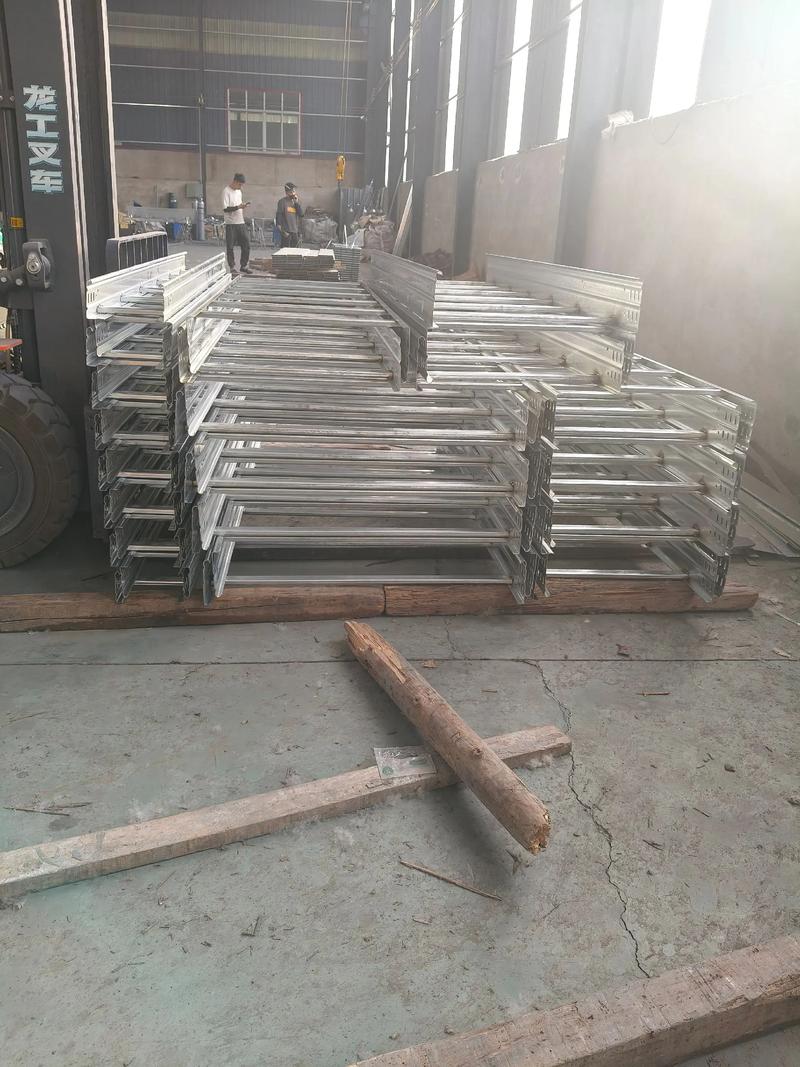 橋架產品介紹 梯式、槽式防火與鍍鋅鋁合金槽隔板